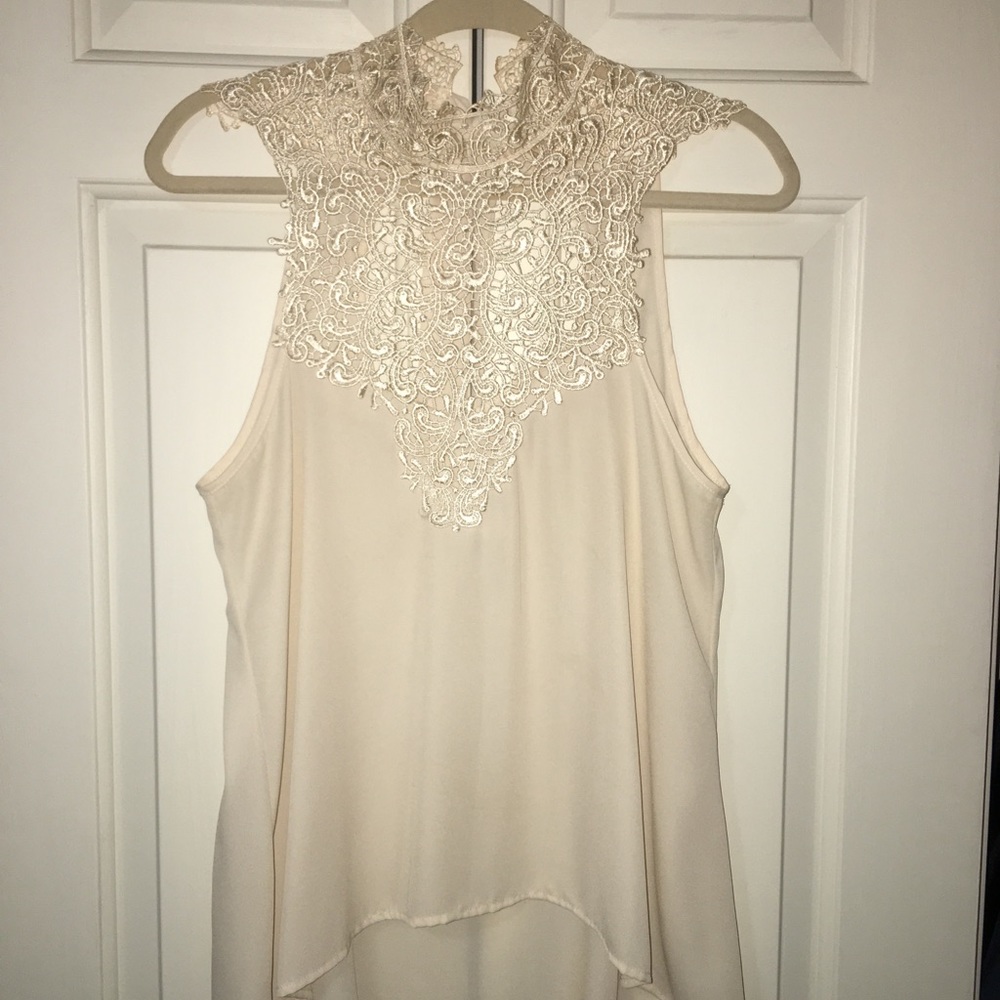 Nella Fantasia size: M tan lace embroidered cutout
